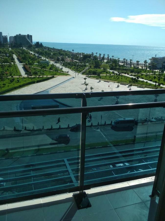 Апартамент Студия Панорамный Возле Моря Batumi Bagian luar foto